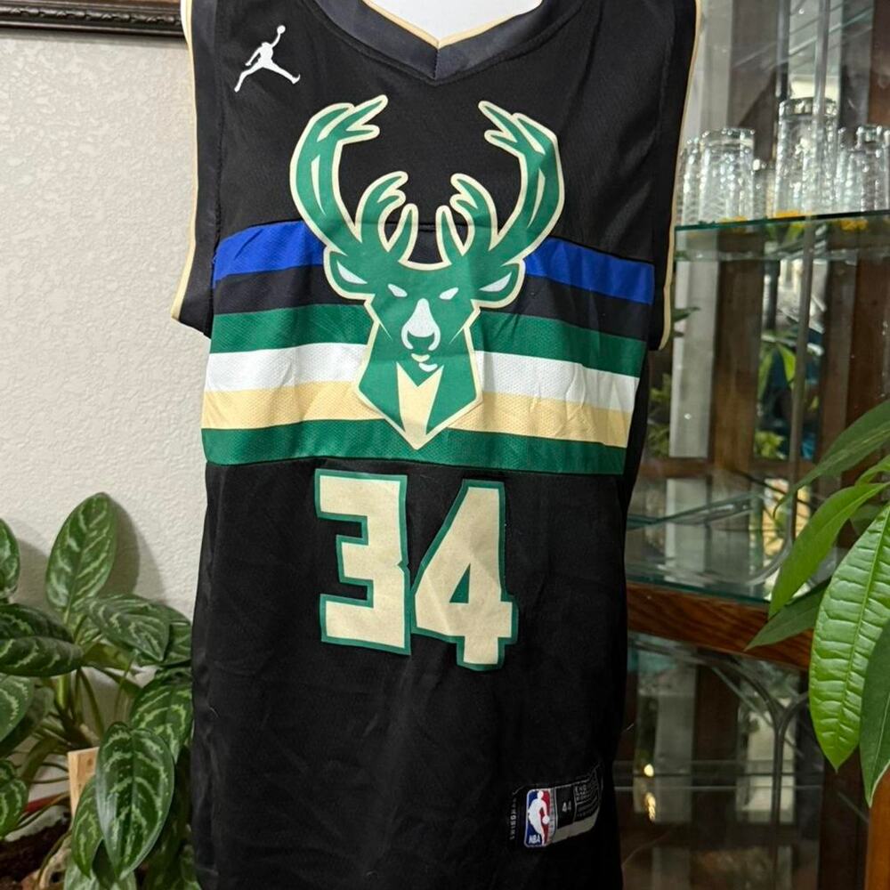 Giannis antetokounmpo 34 milwaukee bucks